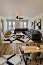 Building Photo - 24 St James Pl