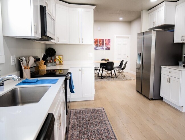 Foto del edificio - 331 Hampton Ave S