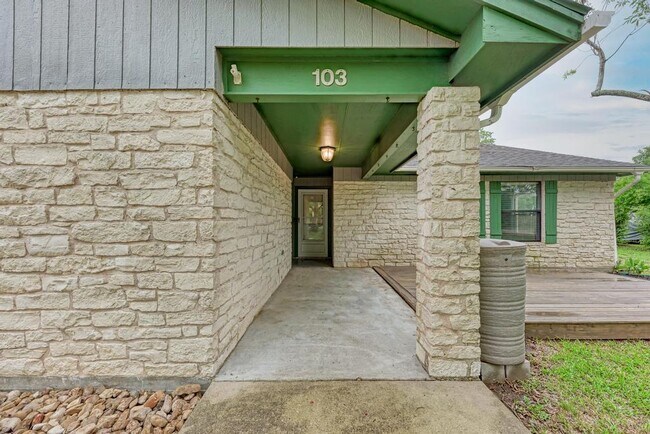 Building Photo - 103 Hutto St