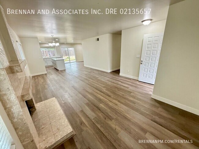 Building Photo - 9046 Ildica St