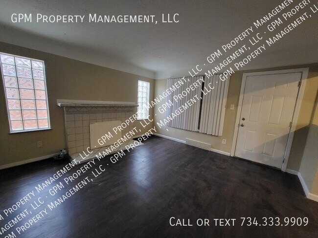 Foto del edificio - 15403 Carlisle St