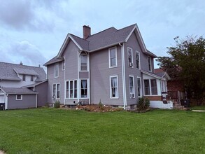 Building Photo - 321 Clay St