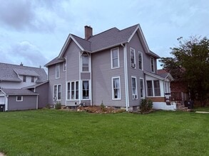 Building Photo - 321 Clay St