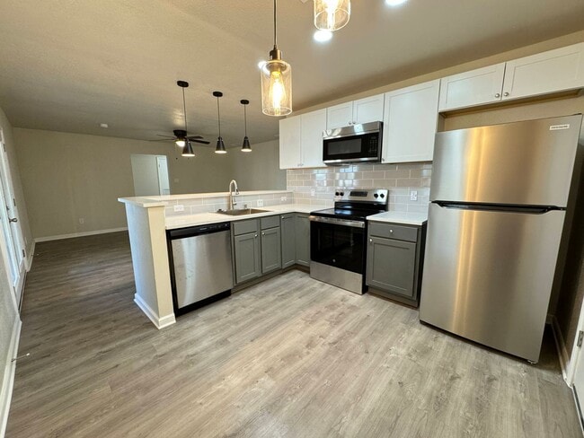 Building Photo - 1001 Ronstan Dr