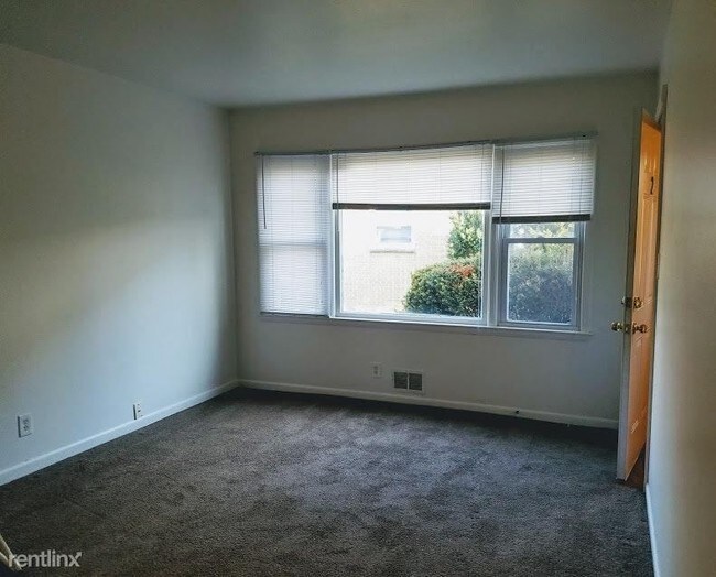 Building Photo - 6234 N 91st St