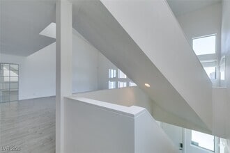 Building Photo - 255 Tower St