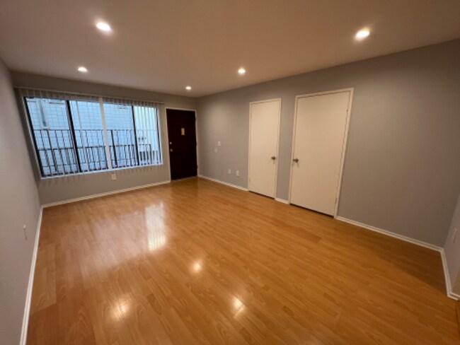 Foto del edificio - 706 E Maple St