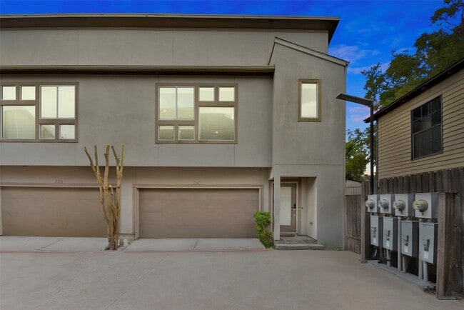 Foto del edificio - 241 N Lenox St