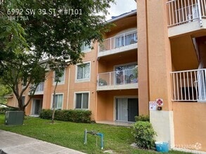 Building Photo - 6992 SW 39th St