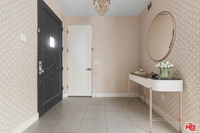 Building Photo - 1745 S Barrington Ave