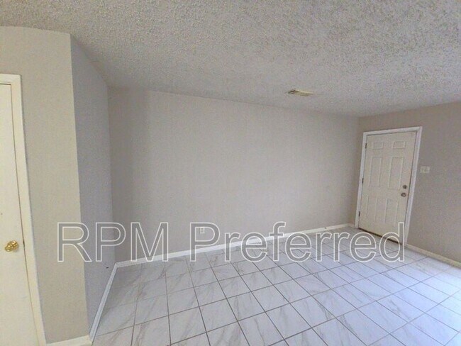 Foto del edificio - 15625 Weldon Dr