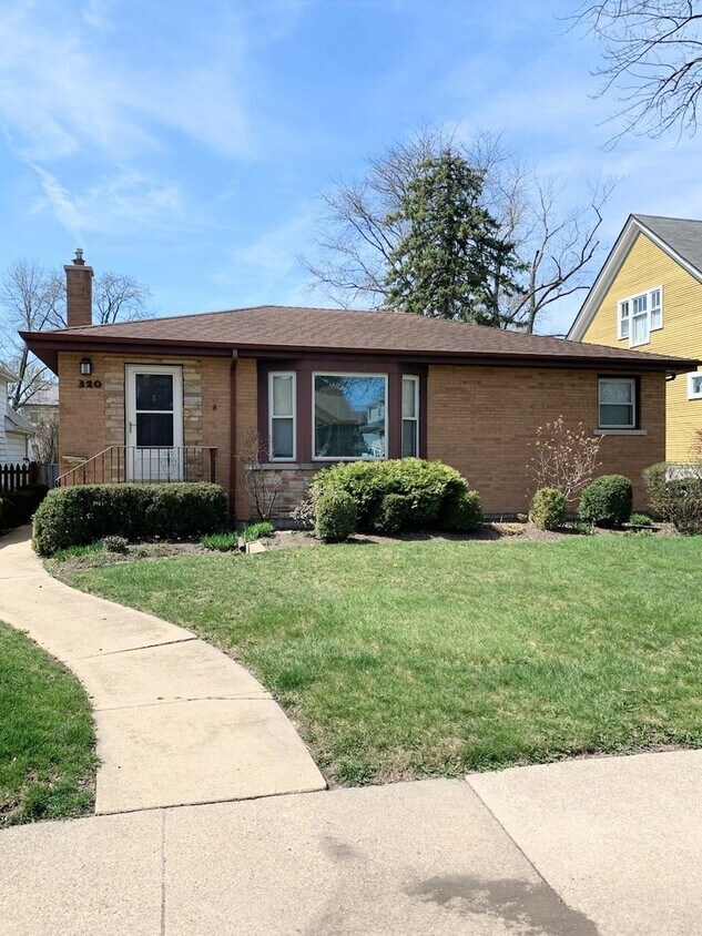 320 N Washington Ave, Park Ridge, IL 60068 House Rental in Park Ridge
