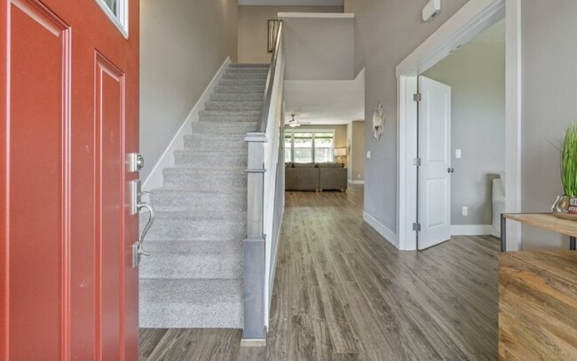 Foto del edificio - 4677 Southampton Dr SE