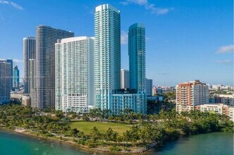 Building Photo - 1900 N Bayshore Dr