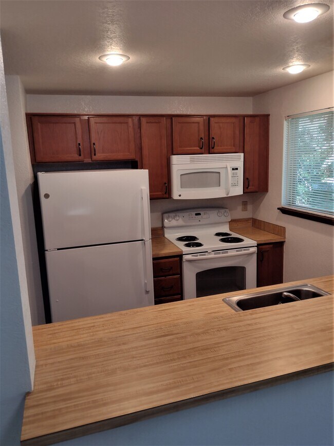 Kitchen 2 - 8016 145th Ave NE