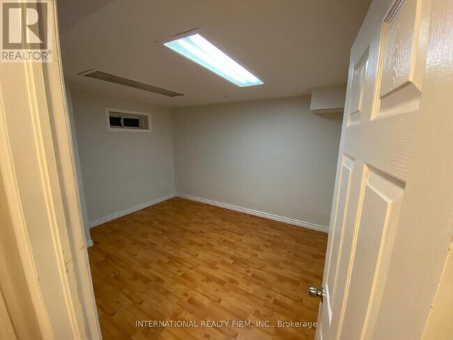 Building Photo - 302 Kerswell Dr