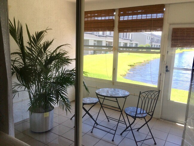 Foto del edificio - 318 Countryside Key Blvd