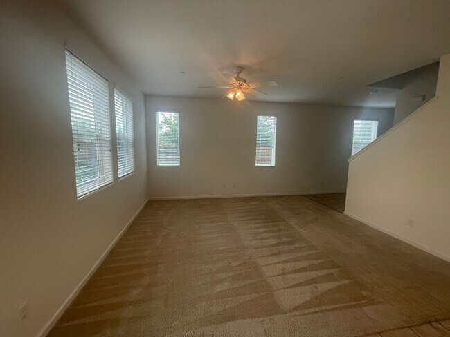 Foto del edificio - 3 Bedrooms in Paseo Del Norte of Roseville