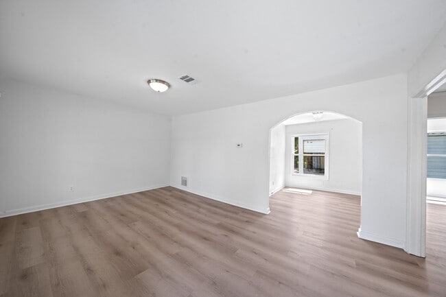 Building Photo - 7121 Sidney St