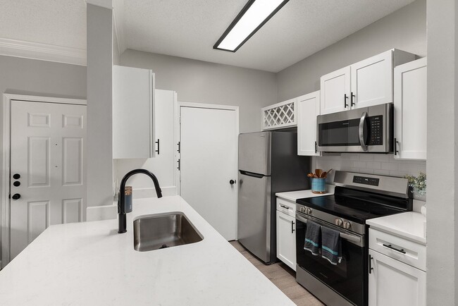 Building Photo - Avana Creekside