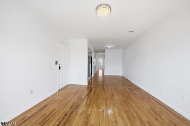 Foto del edificio - 20 Wakeman Ave