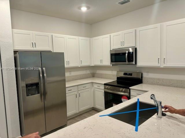 Foto del edificio - 4343 Hammock Grove Dr