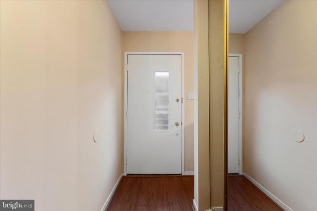 Building Photo - 2337 Glade Bank Way