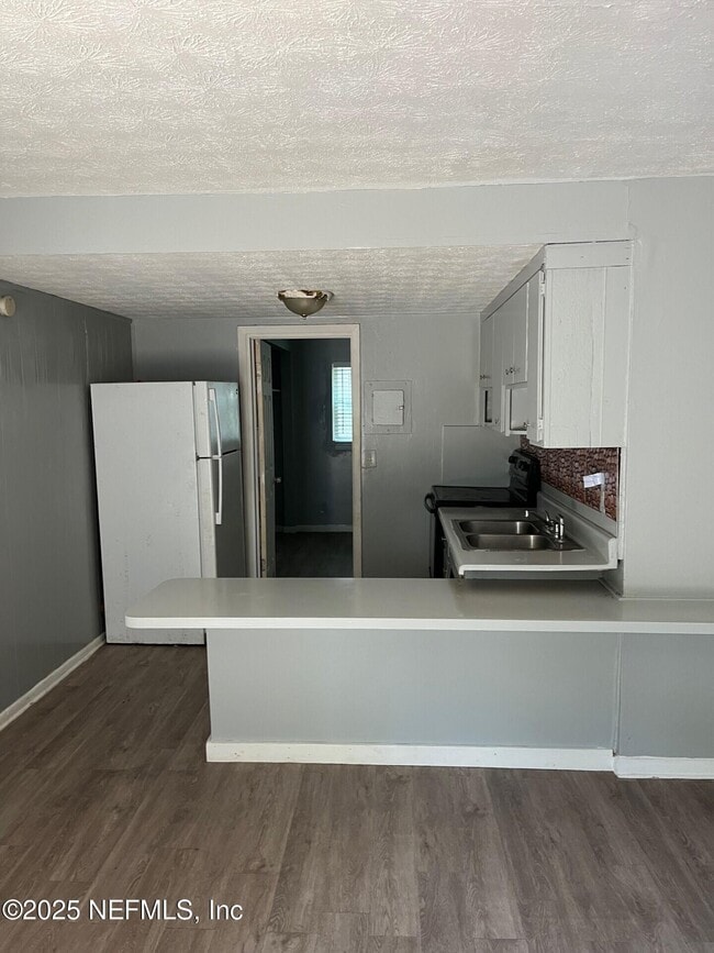 Foto del edificio - 5844 Justina Ct