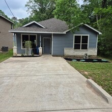 Building Photo - 5899 Skylane Dr