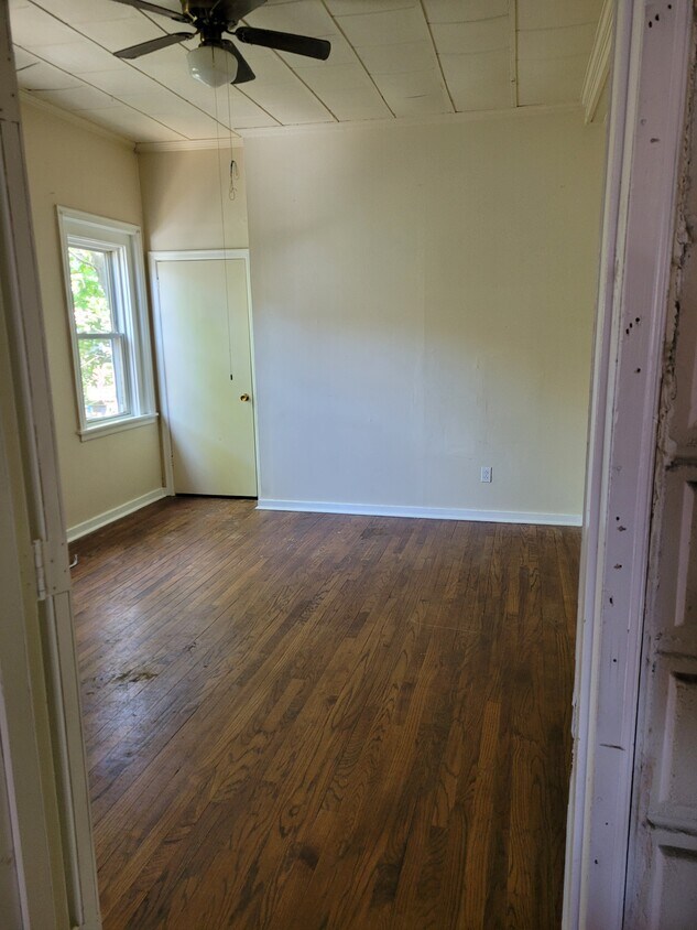 Living Room - 120 Squires Ave