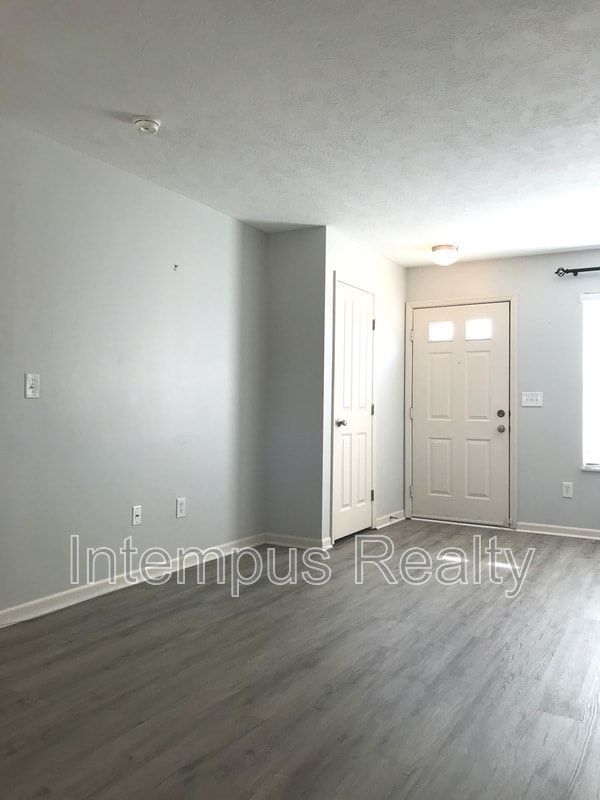 Building Photo - 2680 Sawmill Reserve Dr