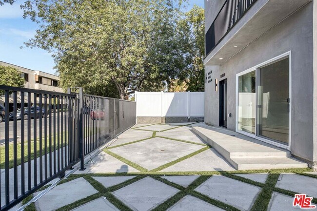 Foto del edificio - 10828 Hesby St