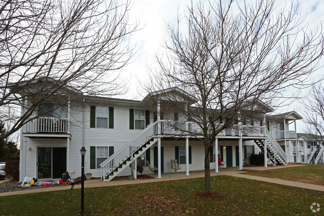 Building Photo - Village on the Green