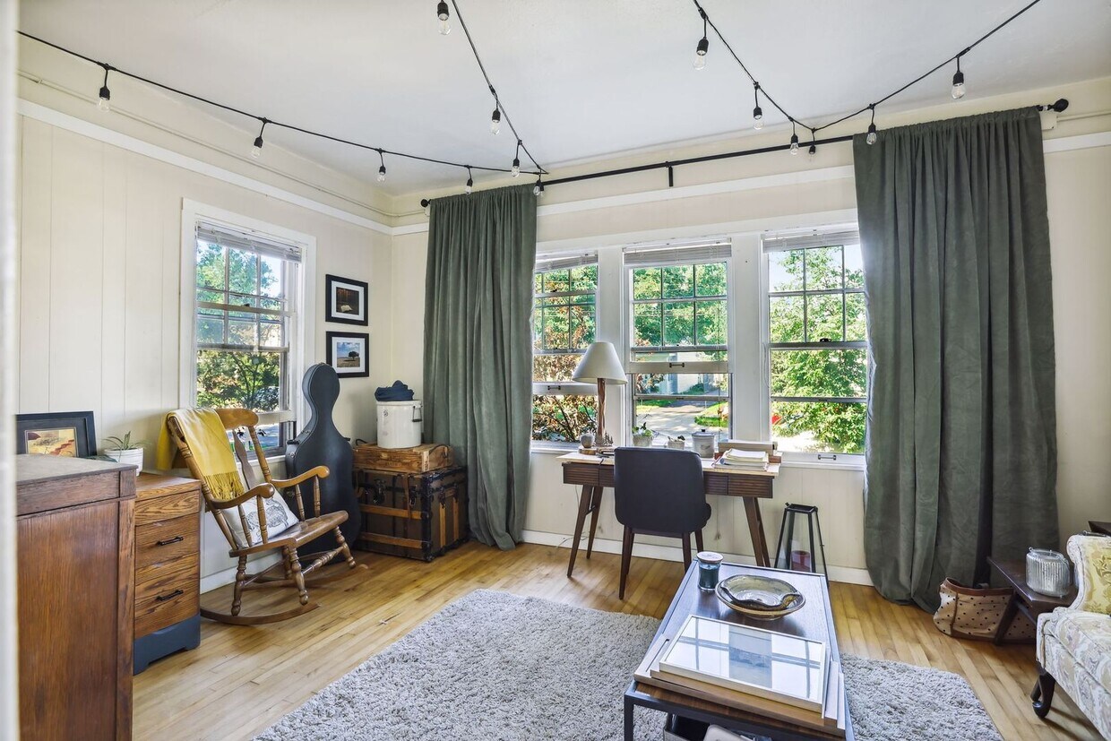Foto principal - 1709 Fillmore St NE