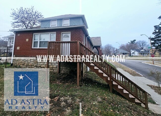 Foto del edificio - Beautiful 3 Bed 2 Bath Brick Home in KCMO!...