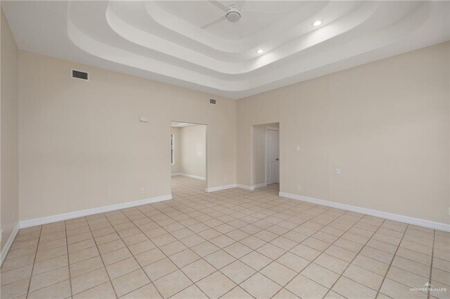 Building Photo - 2403 Sunset Ln