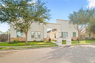 Building Photo - 18 N Ebony St