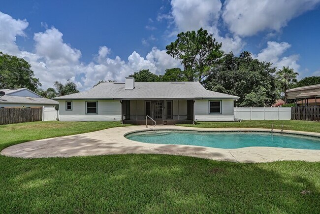 Building Photo - 10855 Mandarin Station Dr W