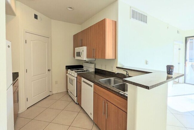 Foto del edificio - 2 Bed 2 Bath Condo in Montage Condominium