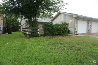 Building Photo - 1911 Normal Park Dr