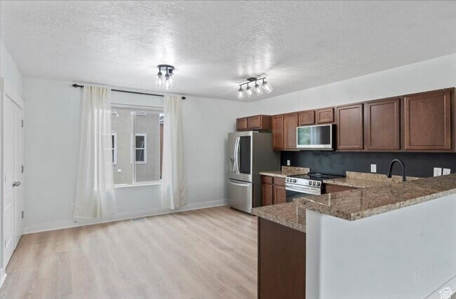 Foto del edificio - 3709 S Gowan Ln