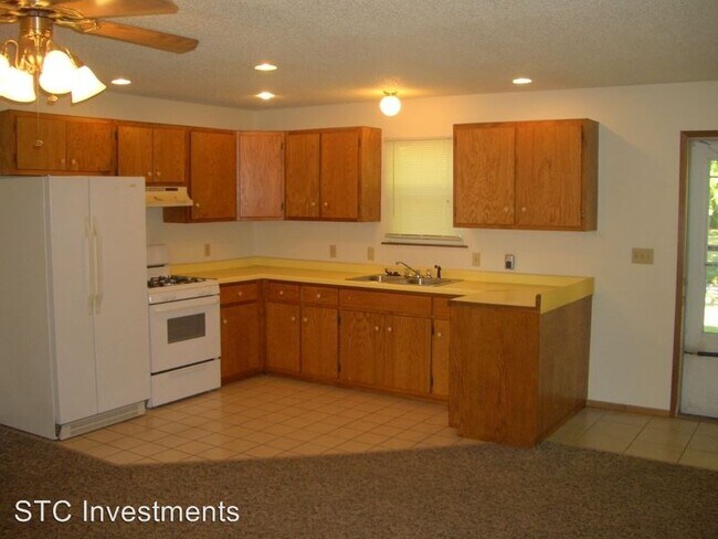 Building Photo - 4 br, 2 bath House - 154 Chandler Blvd