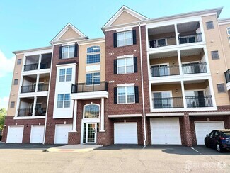 Building Photo - 531 Doral Ct