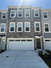 Building Photo - 2110 Winterberry Ln