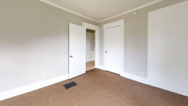 Foto del edificio - 808 7th St NW