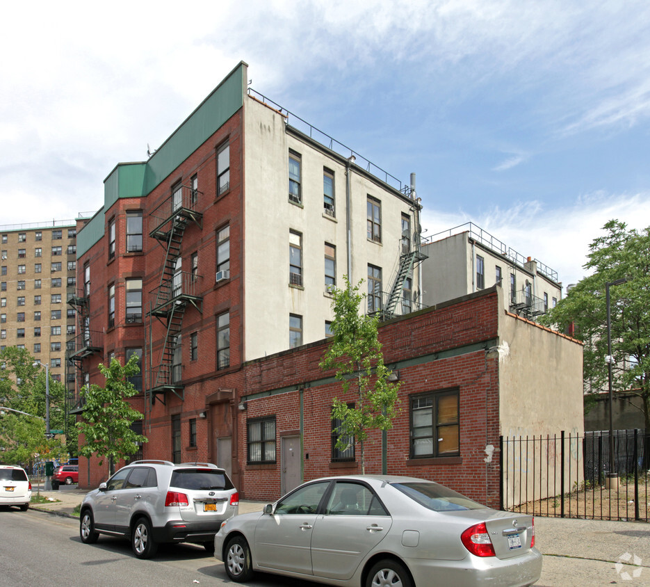 146 Marcus Garvey Blvd, Brooklyn, NY 11206 - Apartments in Brooklyn, NY ...