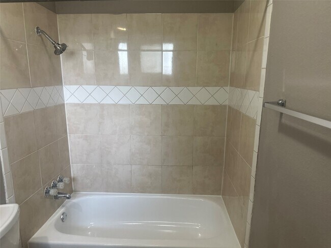 Building Photo - 4202 Ponca St