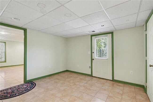 Building Photo - 5200 Laurel Bridge Dr SE