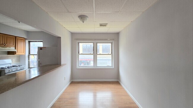 Dining Room - 61 Broadway