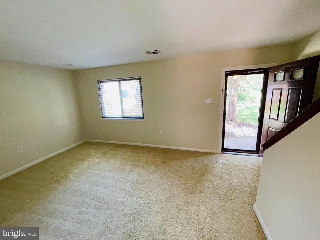 8413 Ct, Alexandria, VA 22309 Condo for Rent in Alexandria